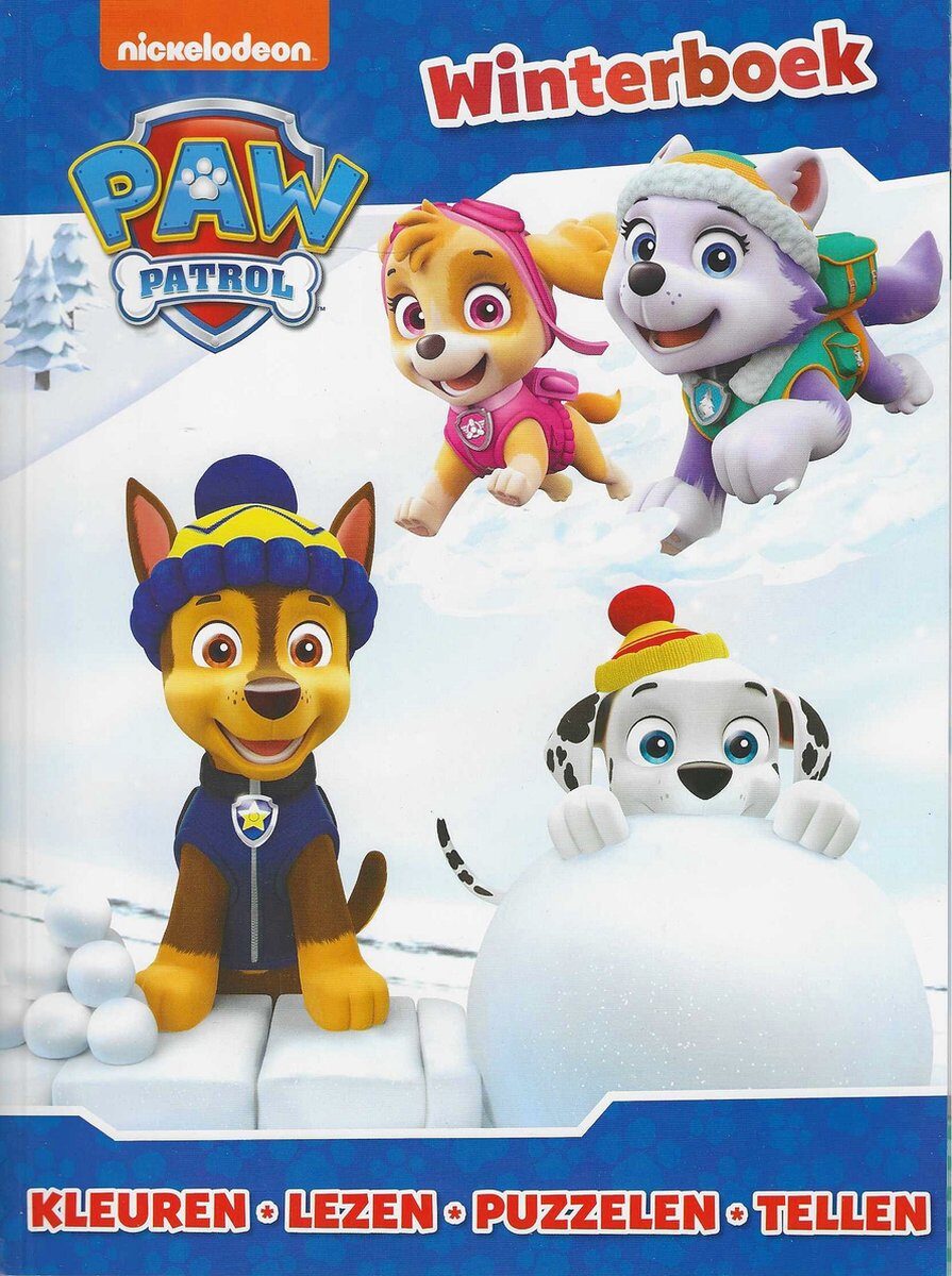 Winterse cover van Paw Patrol met de pups die spelen in de sneeuw, omringd door puzzels, kleuren en leesplezier.